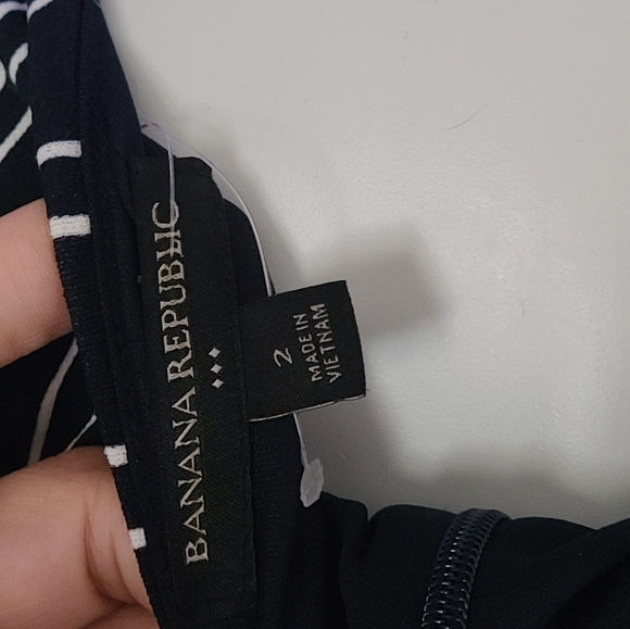Banana Republic striped jumpsuit NWOT - Picture 3 of 3